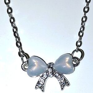 Elegant vintage pendant necklace for women and girls